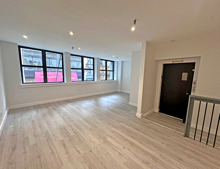 More Photos Of 146-148 W 28th St, New York Apartments For Sale