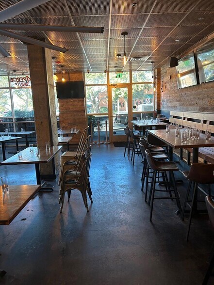 More Photos Of 725-735 Coleman Blvd, Mount Pleasant Apartments For Lease