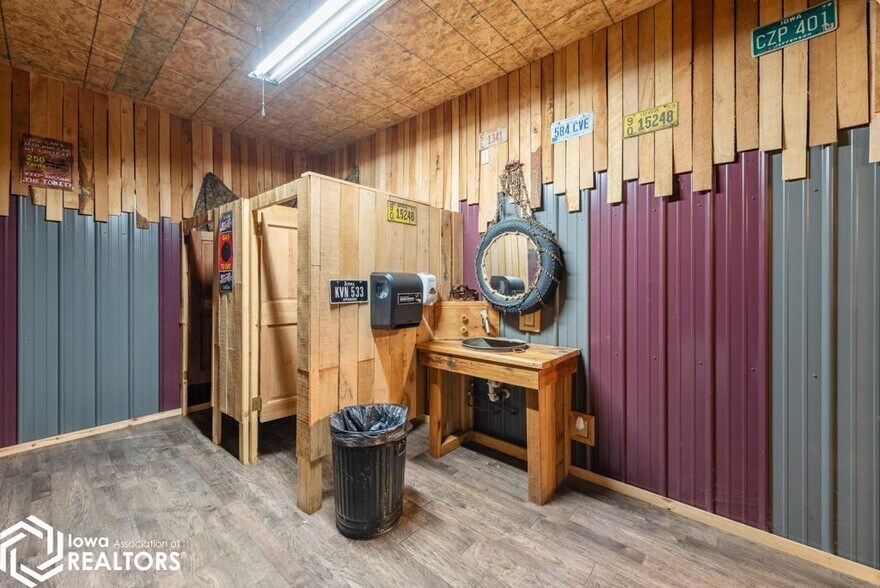 More Photos Of 110 E Union St, Unionville Restaurant For Sale