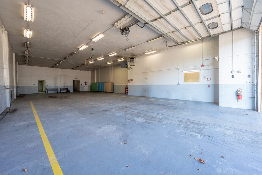 More Photos Of 7419 Washington Ave, Pittsburgh Office For Lease