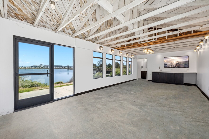 More Photos Of 2885 Historic Decatur Rd, San Diego Freestanding For Lease