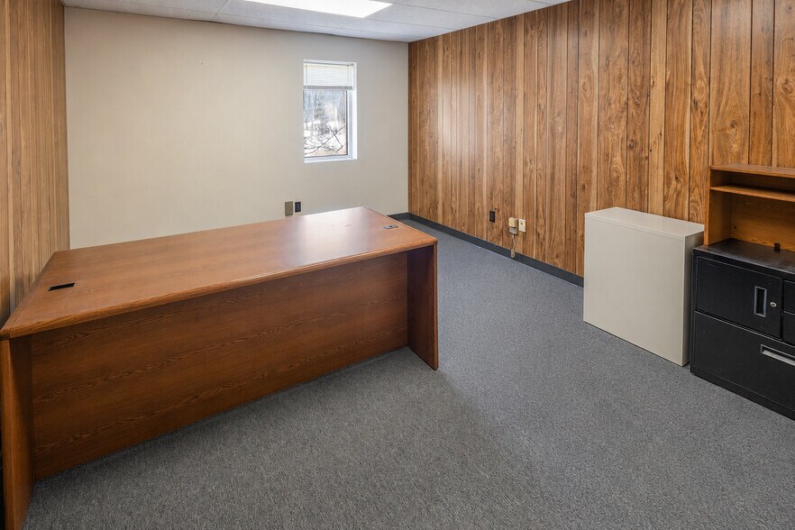 More Photos Of 1 Kondelin Rd, Gloucester Manufacturing For Lease