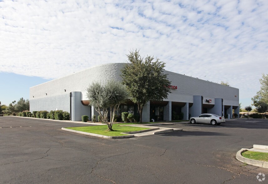 More Photos Of 5260 W Phelps Rd, Glendale Unknown For Lease