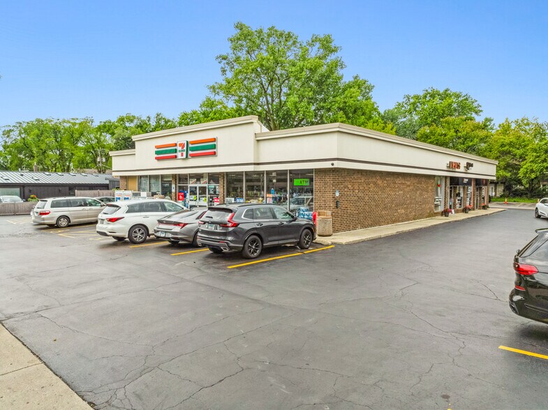 Primary Photo Of 1512 Shermer Rd, Northbrook Convenience Store For Sale