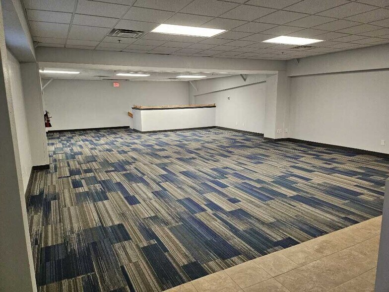 More Photos Of 7927-7939 Red Granite Loop, Colorado Springs Warehouse For Lease