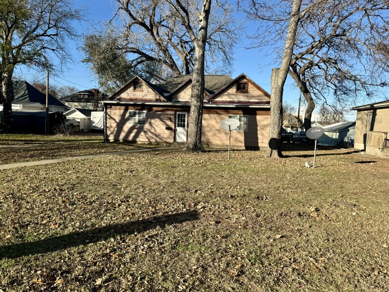 Primary Photo Of 115 E 9th, Concordia Apartments For Sale