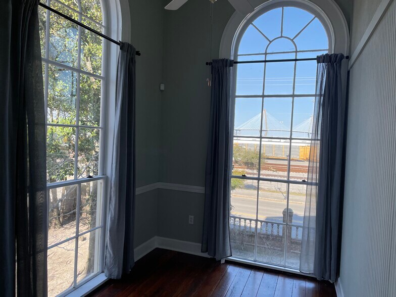 More Photos Of 635 E Bay St, Charleston Office Residential For Lease