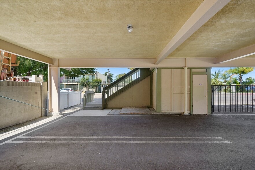 More Photos Of 608 S Harbor Blvd, Anaheim Office For Sale