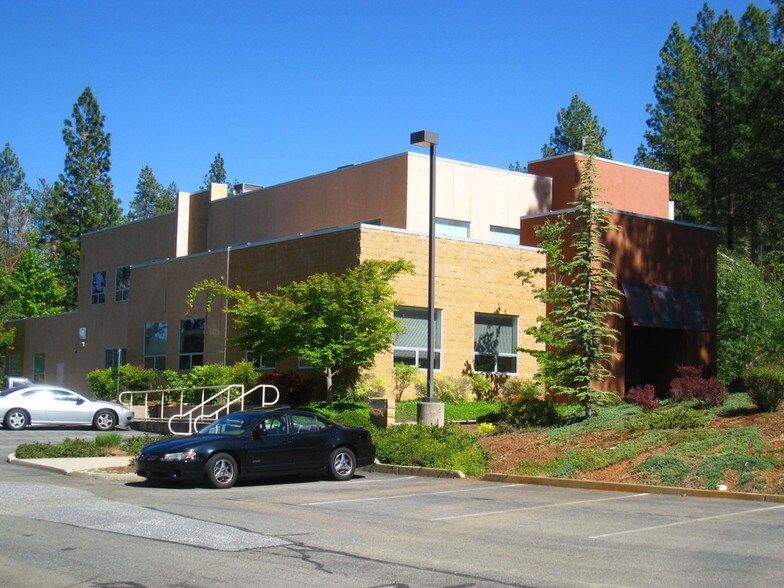 Primary Photo Of 333 Crown Point Cir, Grass Valley Office For Lease
