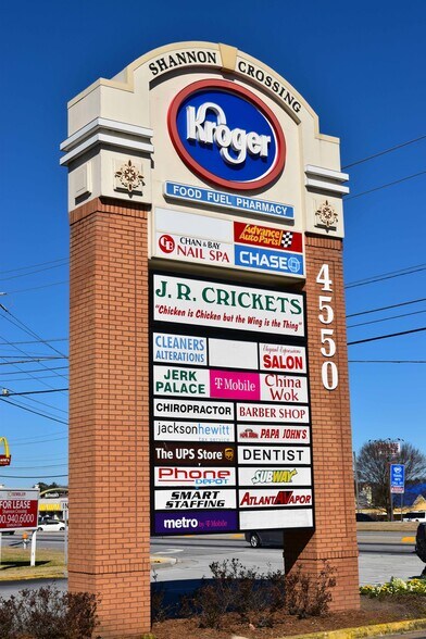 More Photos Of 4550 Jonesboro Rd, Union City Freestanding For Lease