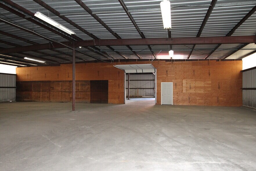More Photos Of 9 Old Westminster Rd, Hubbardston Warehouse For Lease