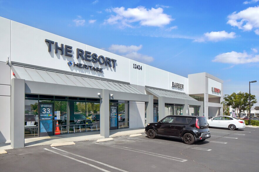 More Photos Of 12332-12424 Hesperia Rd, Victorville Unknown For Lease