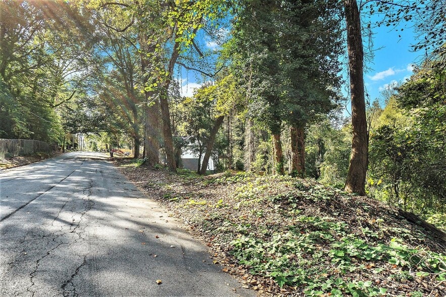 More Photos Of 1055 Westmont SW rd, Atlanta Land For Sale