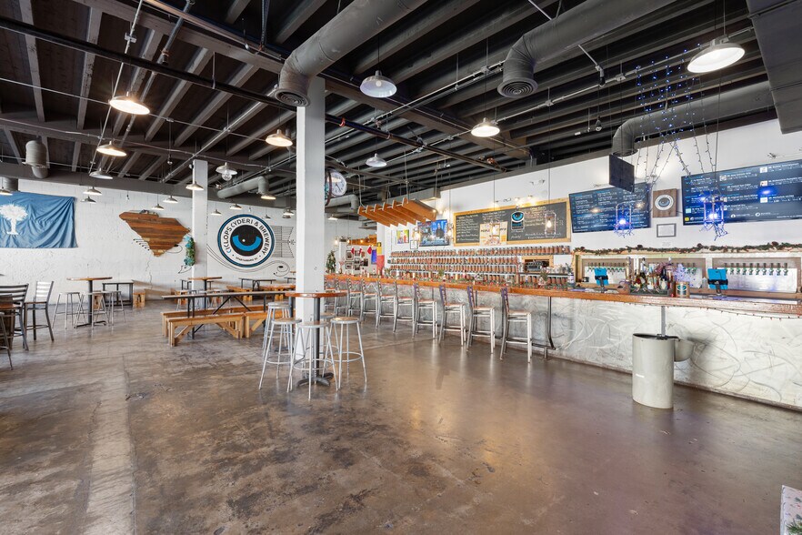 More Photos Of 197 E St John St, Spartanburg Restaurant For Lease