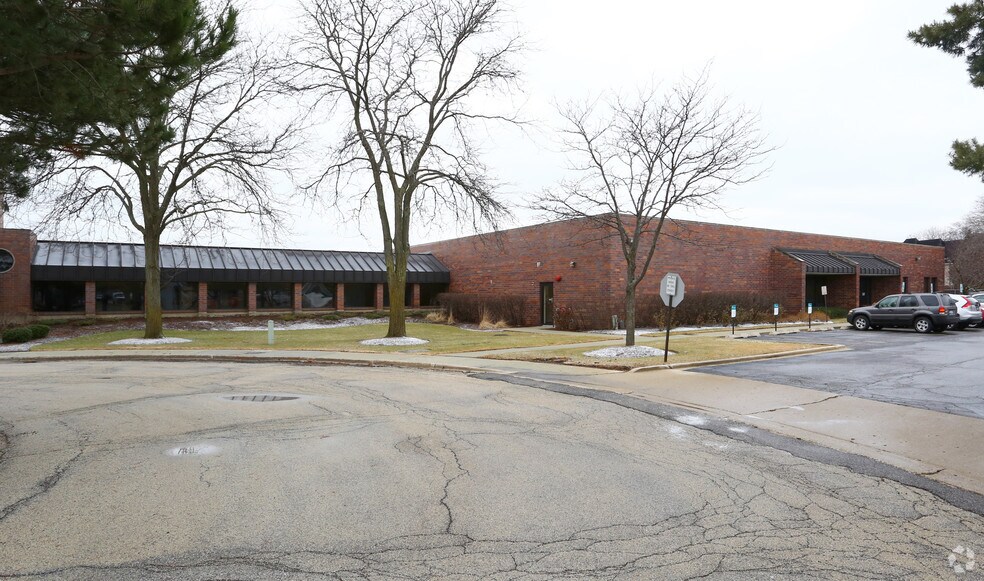 More Photos Of 5350-5360 Keystone Ct, Rolling Meadows Light Distribution For Lease