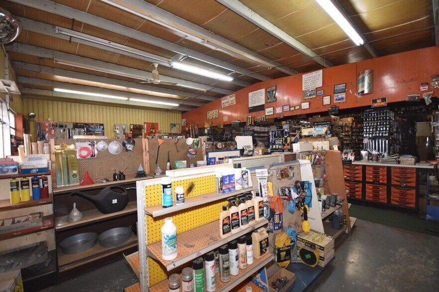 More Photos Of 2931 E Court St, Flint Specialty For Sale