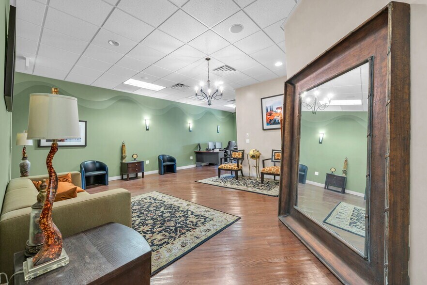 More Photos Of 1345 S Main St, Salt Lake City Freestanding For Lease