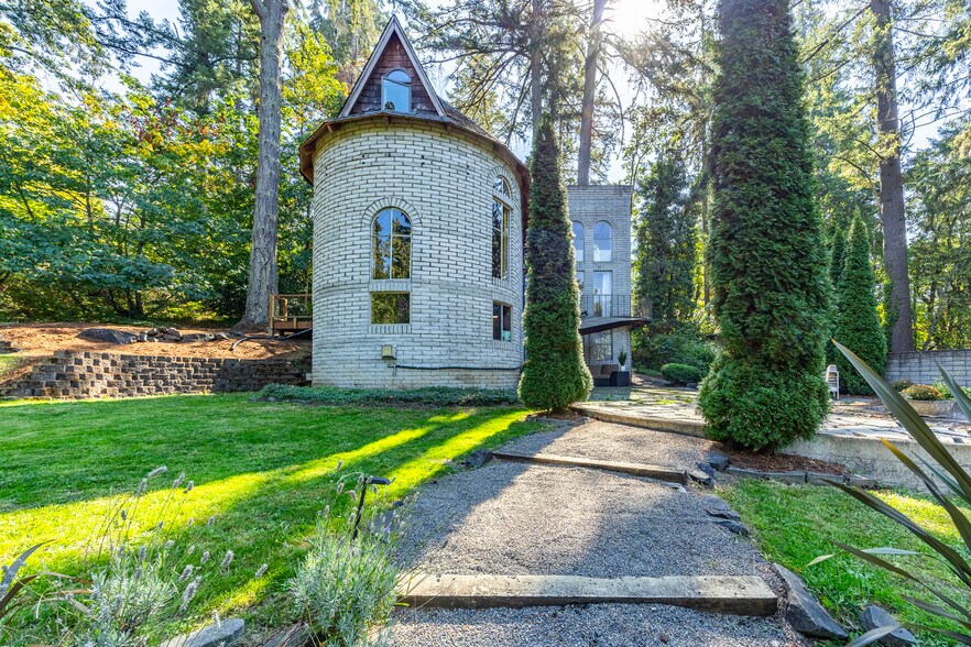 More Photos Of 1820 E 28th Ave, Eugene Multifamily For Sale