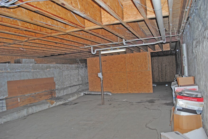More Photos Of 223-227 S Main St, Wagoner Warehouse For Sale
