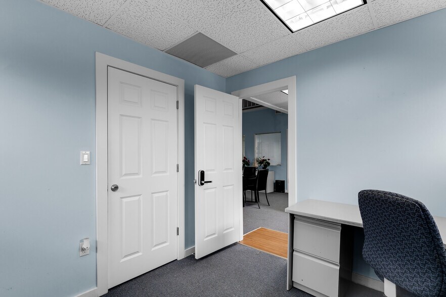 More Photos Of 91760 Overseas Hwy, Tavernier Office For Sale