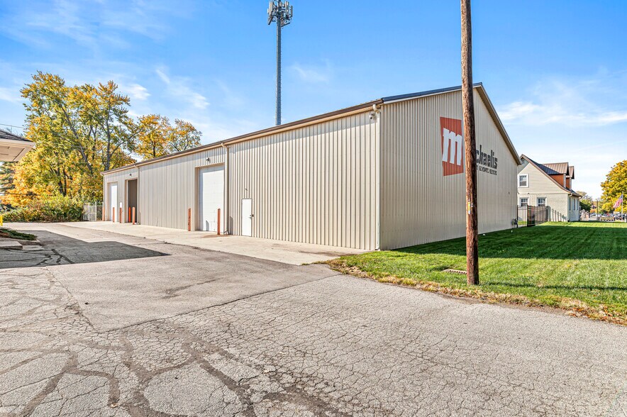 More Photos Of 2601 E 56th St, Indianapolis Research And Development For Sale