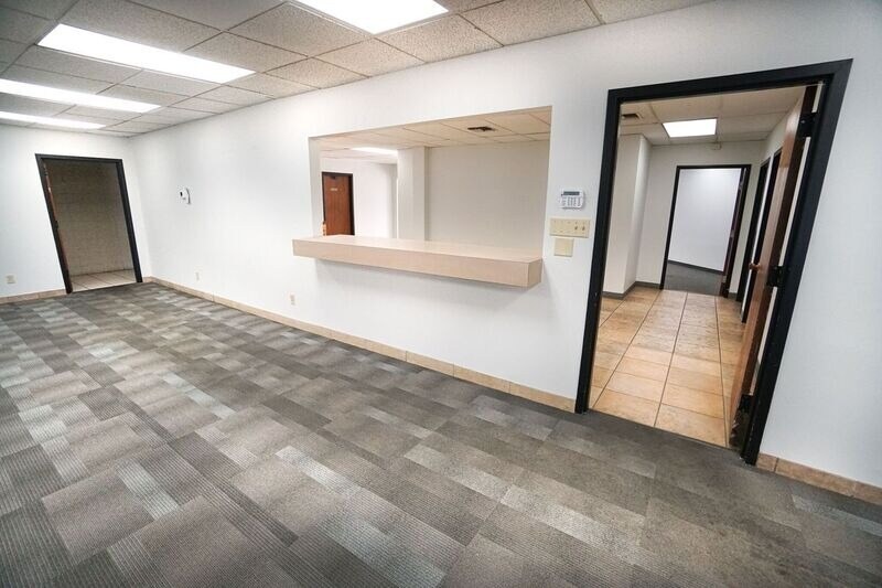 More Photos Of 10405 Metric Blvd, Austin Warehouse For Lease