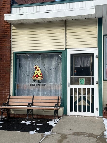 More Photos Of 108 E Bellevue St, Leslie Storefront For Sale