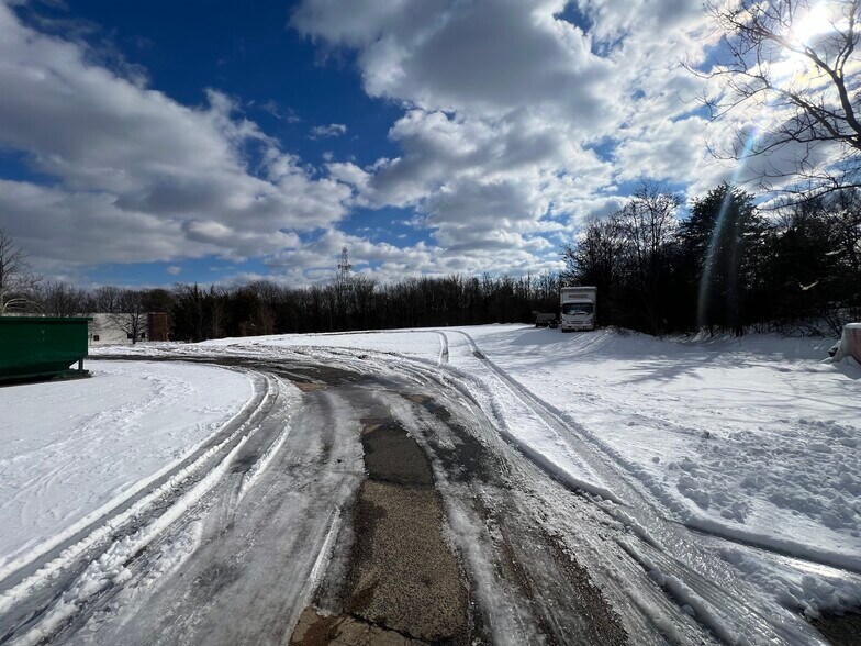 More Photos Of 5731 General Washington Dr, Alexandria Distribution For Sale