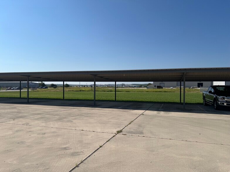 More Photos Of 4301 Danhil Dr, Brownwood Manufacturing For Lease