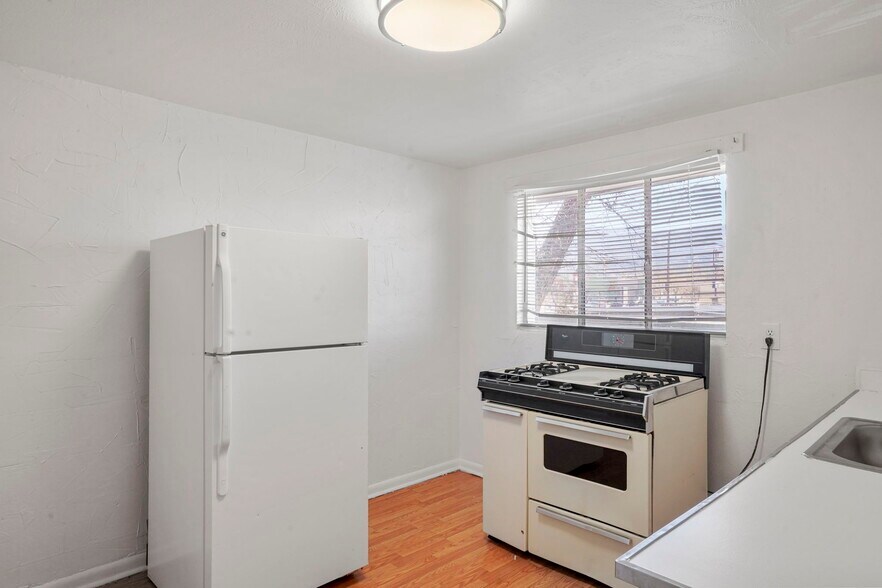 More Photos Of 221-225 E Brookside St, Colorado Springs Apartments For Sale