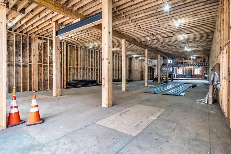 More Photos Of 177-179 N Main St, Russellville Storefront For Lease