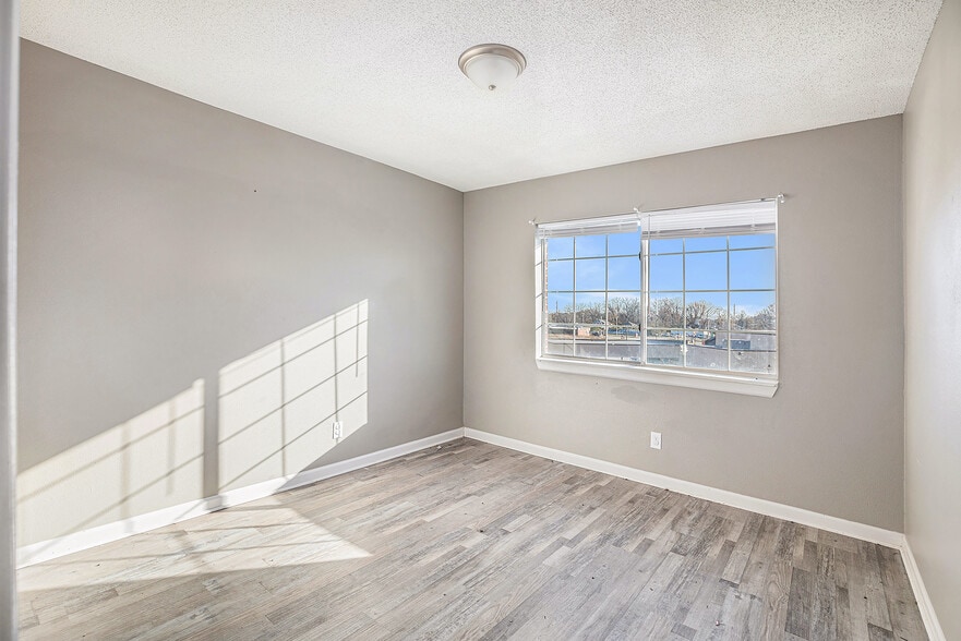 More Photos Of 6016 Leavenworth Rd, Kansas City Apartments For Sale