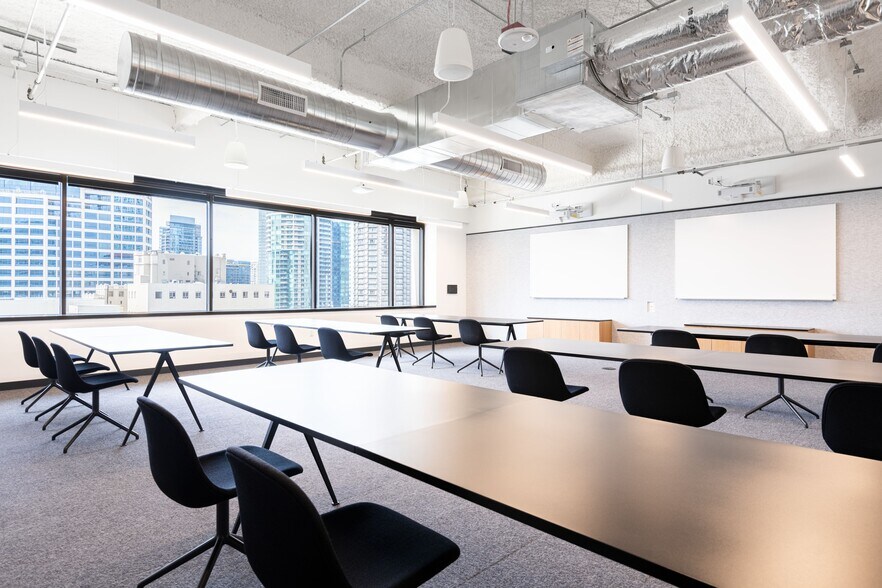 More Photos Of 1600 7th Ave, Seattle Office For Lease