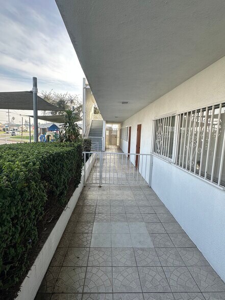 More Photos Of 10963 S Western Ave, Los Angeles Religious Facility For Lease