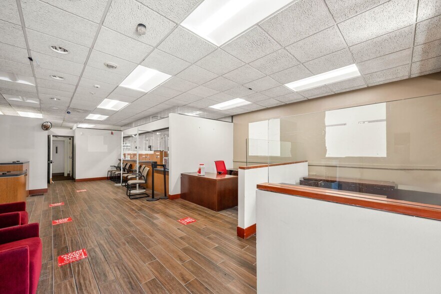 More Photos Of 1847-1855 Massachusetts Ave, Cambridge General Retail For Sale