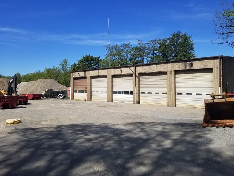 More Photos Of 2-8 Bates Ln, Bedford Manufacturing For Sale