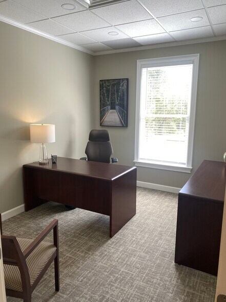 More Photos Of 590 W Crossville Rd, Roswell Coworking Space