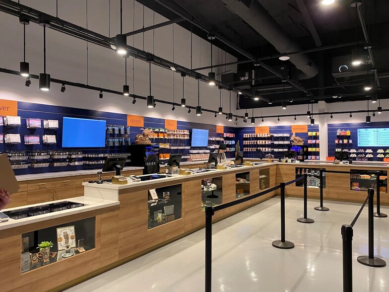 More Photos Of 2312 E Washington St, Phoenix Warehouse For Lease