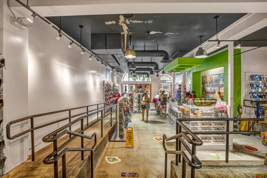 More Photos Of 211 Duval St, Key West General Retail For Lease