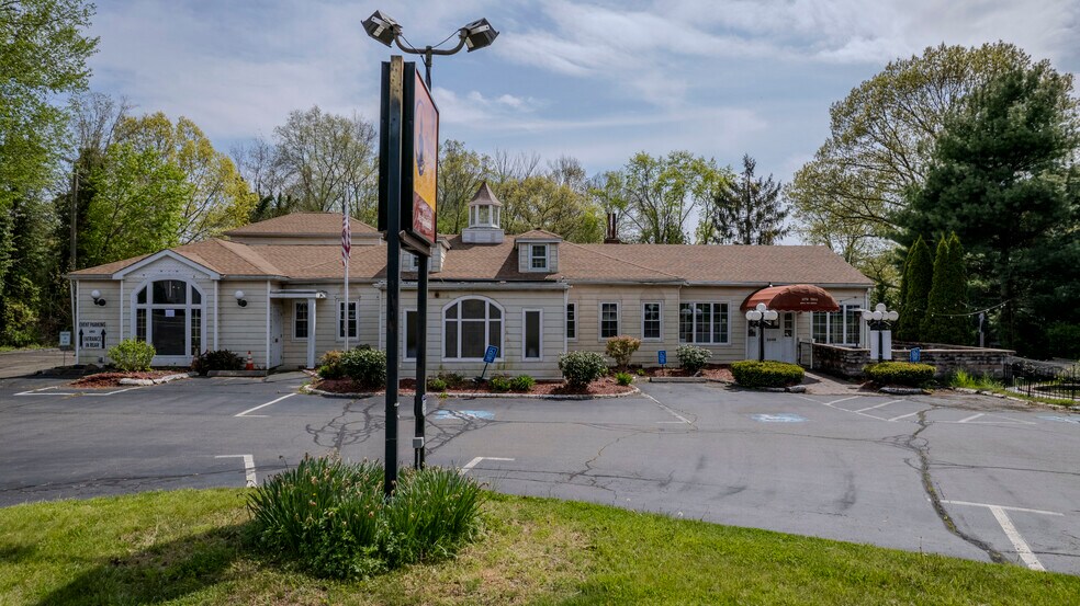 More Photos Of 2548 Boston Post Rd, Guilford Restaurant For Sale