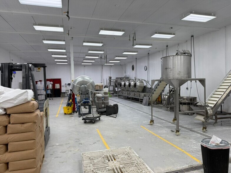 More Photos Of 31128 San Clemente St, Hayward Warehouse For Sale