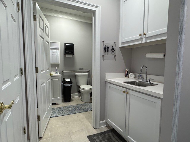 More Photos Of 101-106 Bombay Ln, Roswell Medical For Lease