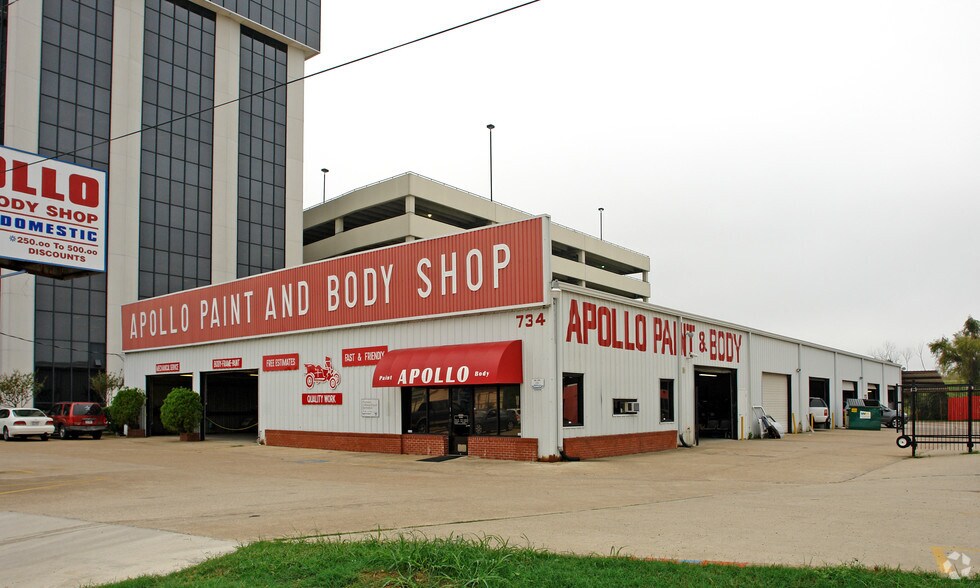 More Photos Of 734 S Hwy 6, Houston Warehouse For Lease