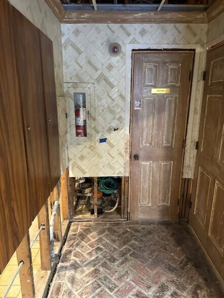 More Photos Of 6244 Poplar Ave, Memphis Medical For Sale