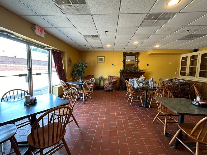 More Photos Of 194 Main St, Amesbury Restaurant For Sale