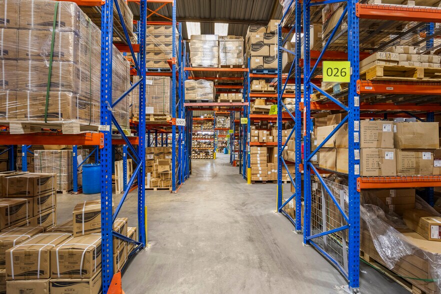 More Photos Of 1260-1280 E 9th St, Pomona Manufacturing For Sale