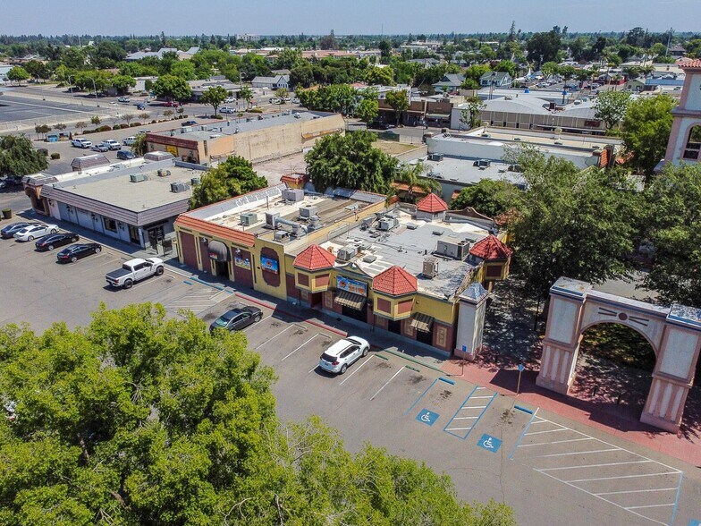 More Photos Of 200 N J St, Tulare Restaurant For Lease