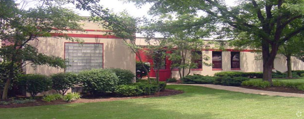 More Photos Of 1920 Losantiville Ave, Golf Manor Warehouse For Sale