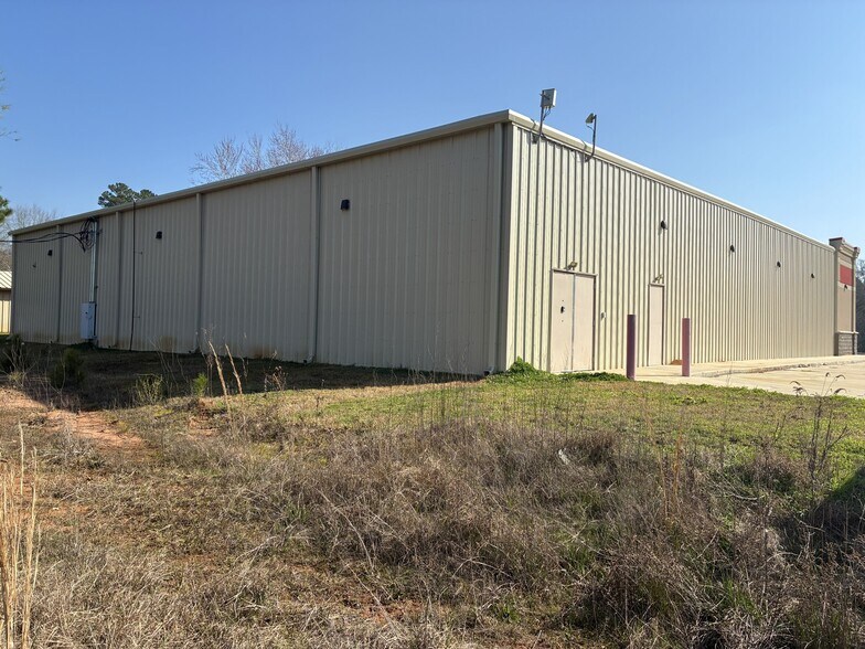 More Photos Of 175 US Highway 96 N, Pineland Freestanding For Sale