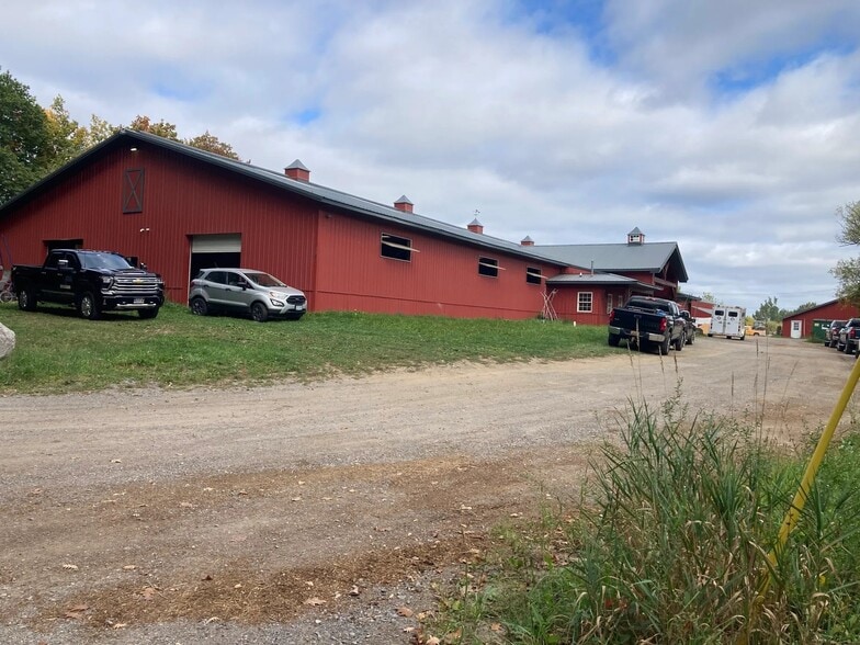 More Photos Of 2442 N Creek Rd, Lake View Horse Stables For Sale